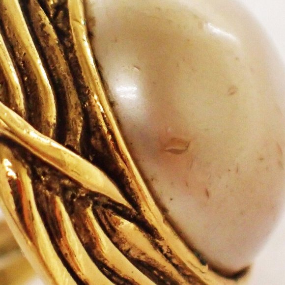 CHANEL Imitation Pearl Round Button Earrings 23 Clip-On Gold Vintage 62RJ174 - Picture 15 of 16